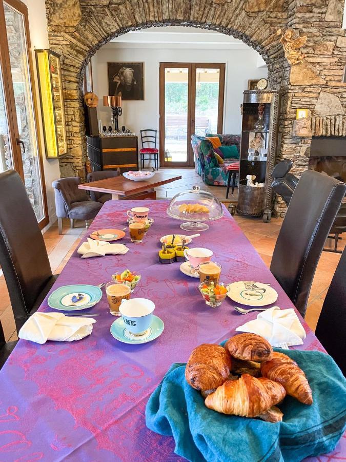 Bed and Breakfast Mas La Marchette à Oms Extérieur photo